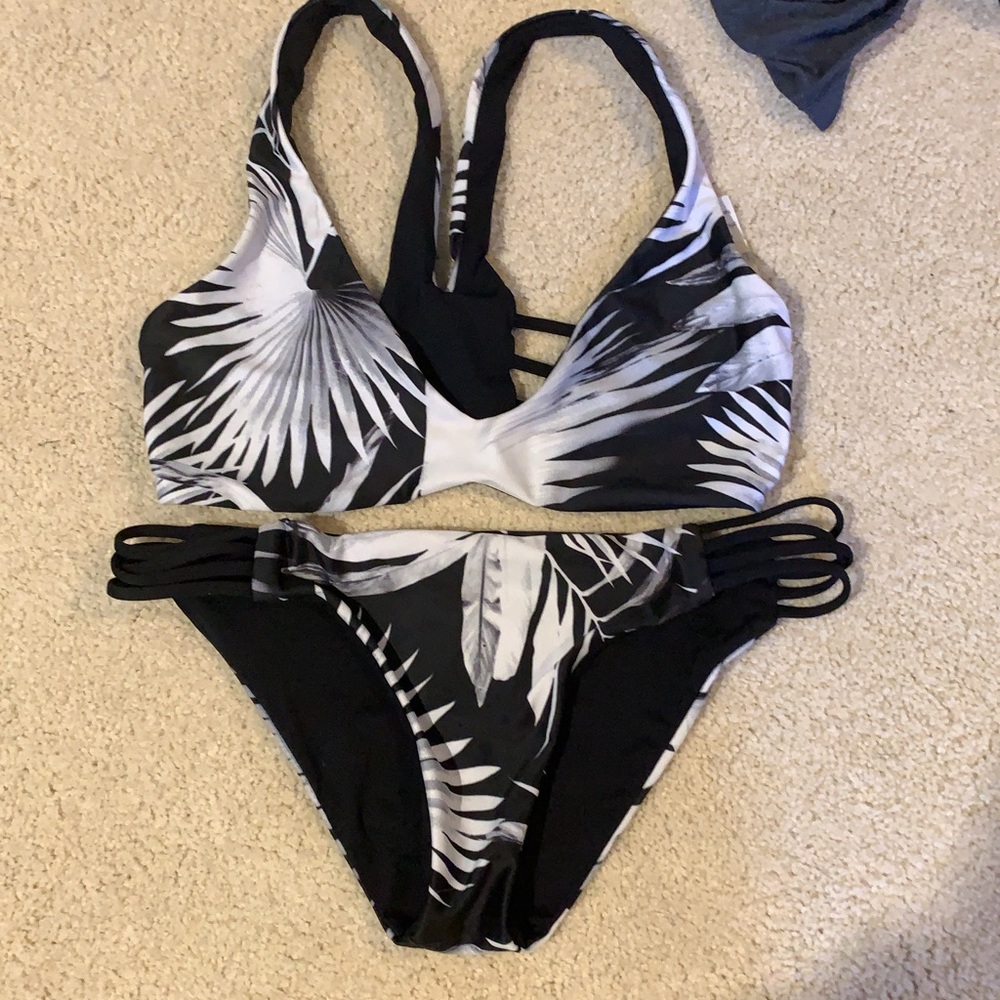 L space bathing suit